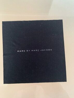 BNWT MARC BY MARC JACOBS EYEWEAR CLEANING CLOTH SQUARE